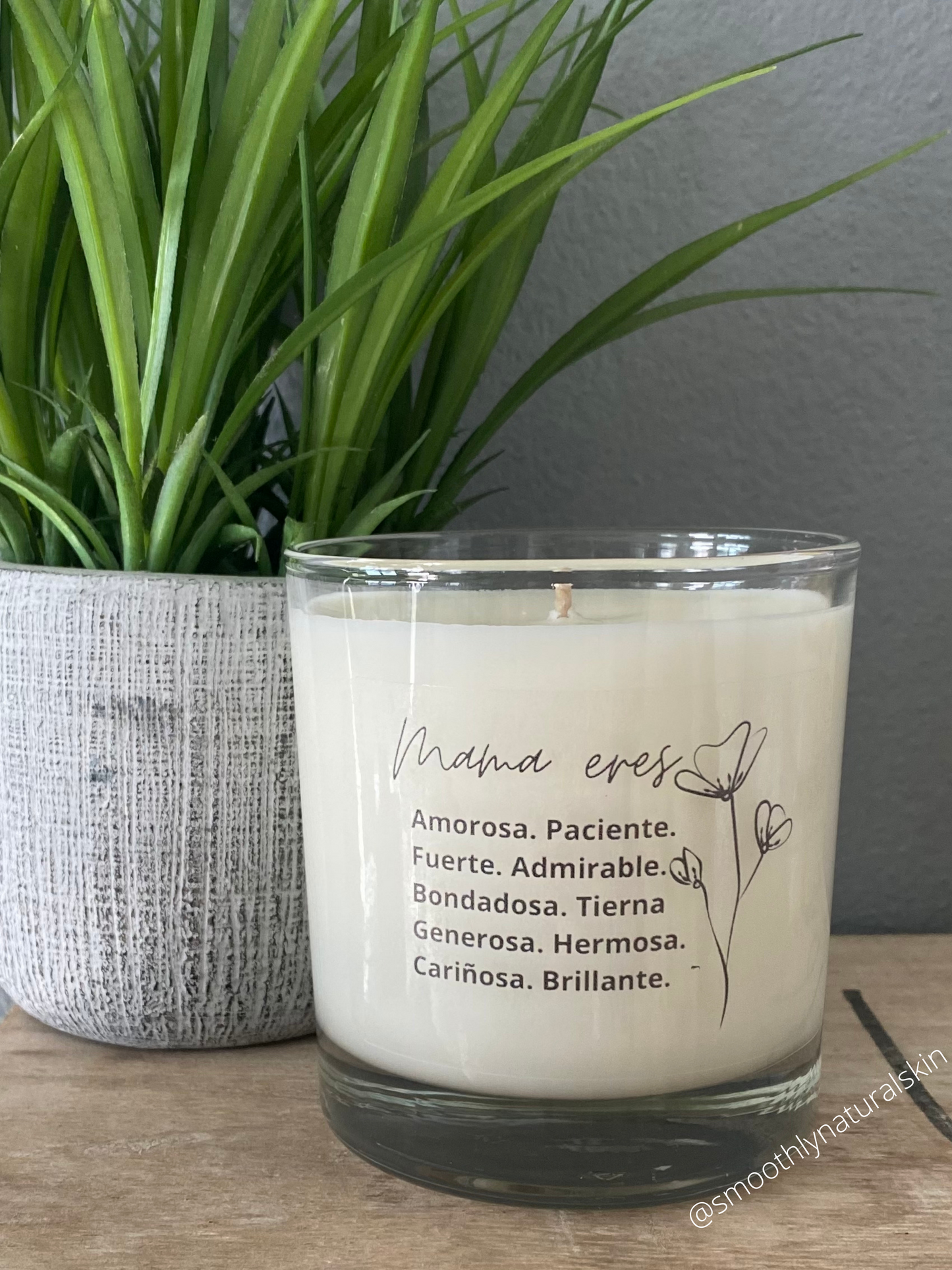 Mama eres candle, is a perfect gift to celebrate your Mom. These unique candles are hand poured in small batches.