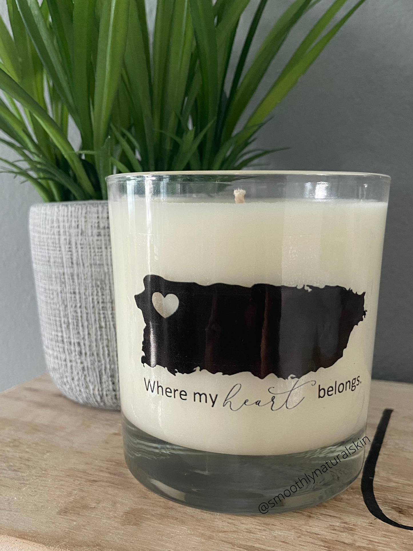 Puerto Rico where my heart belongs candle, these unique candles are hand poured in small batches. Ingredients: Natural Soy Wax, Cotton Wick (Lead & Zinc Free) and Phthalate Free Fragrance. Volume: Net Wt. 7 oz. Smoothly Natural Skin