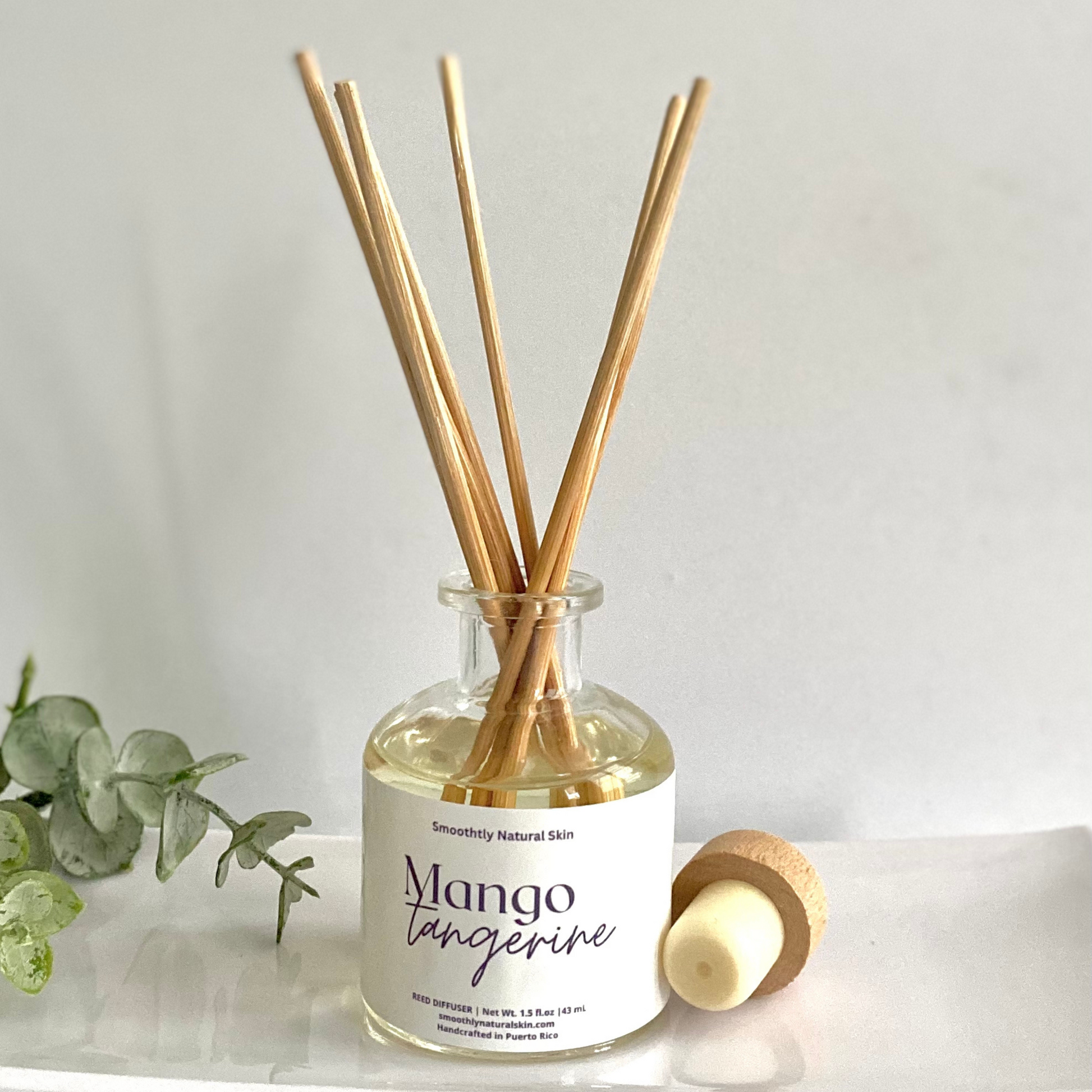 Mango tangerine reed diffuser has a tropical blend of mango mixed with zesty clementines and red raspberries blended with sweet vanilla. Just a perfect blend; it smells so good!