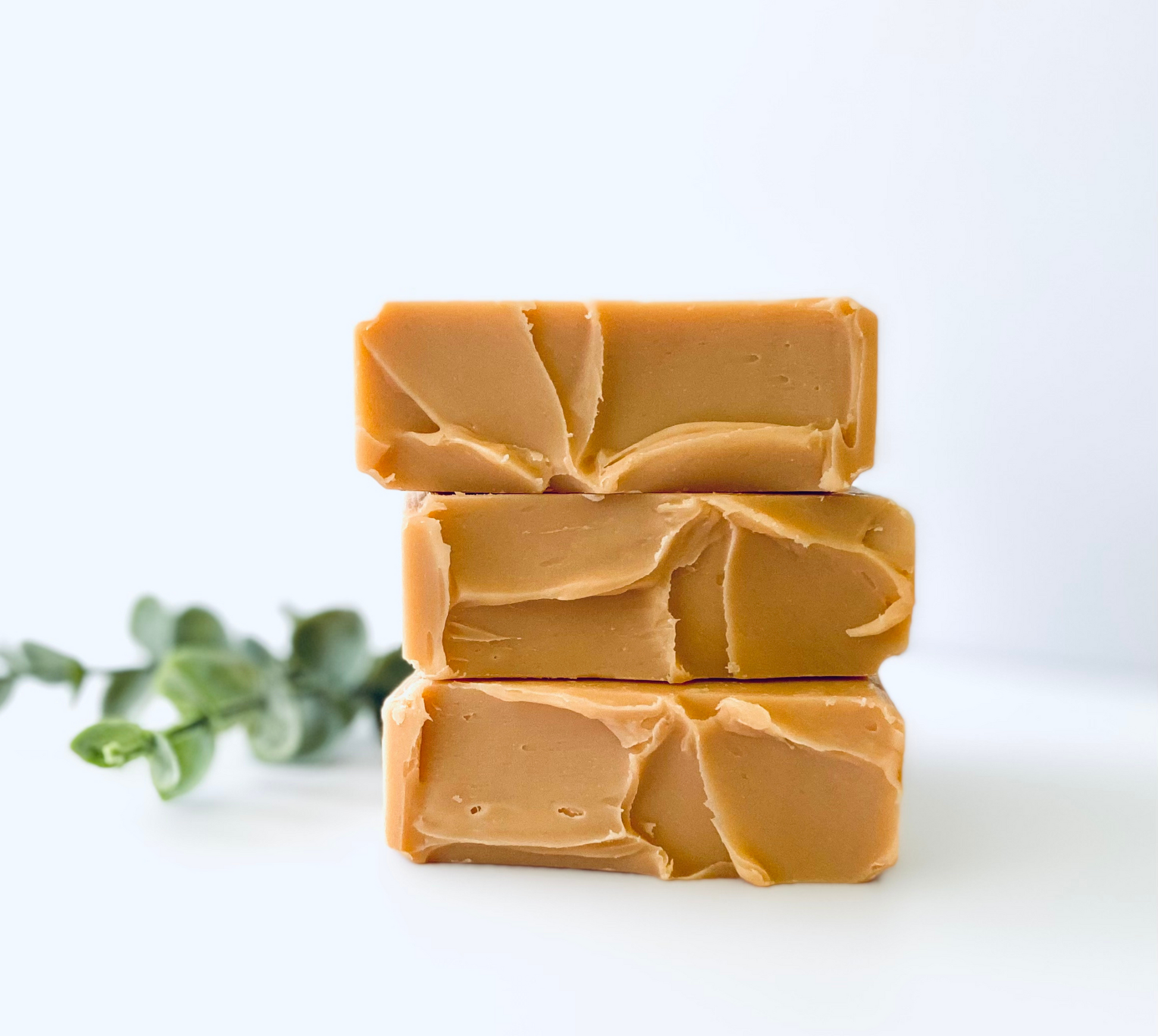 Mandarin Coconut soap has a fresh mandarin oranges, tropical fruits, creamy coconut, and vanilla bean. 