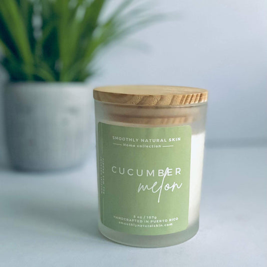 Bring a refreshing touch of summer into your home with our Cucumber Melon Soy Wax Candle. Hand-poured in small batches, this candle features a sweet and sour cucumber aroma, layered with green herbal notes, soft violet floral hints, and a base of freshly sliced honeydew melon. A true burst of fruity freshness!