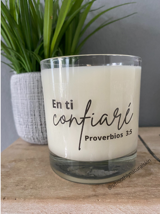 En ti confiaré candle, is a perfect gift for you or that special person in your life. These unique candles are hand poured in small batches. Smoothly Natural Skin