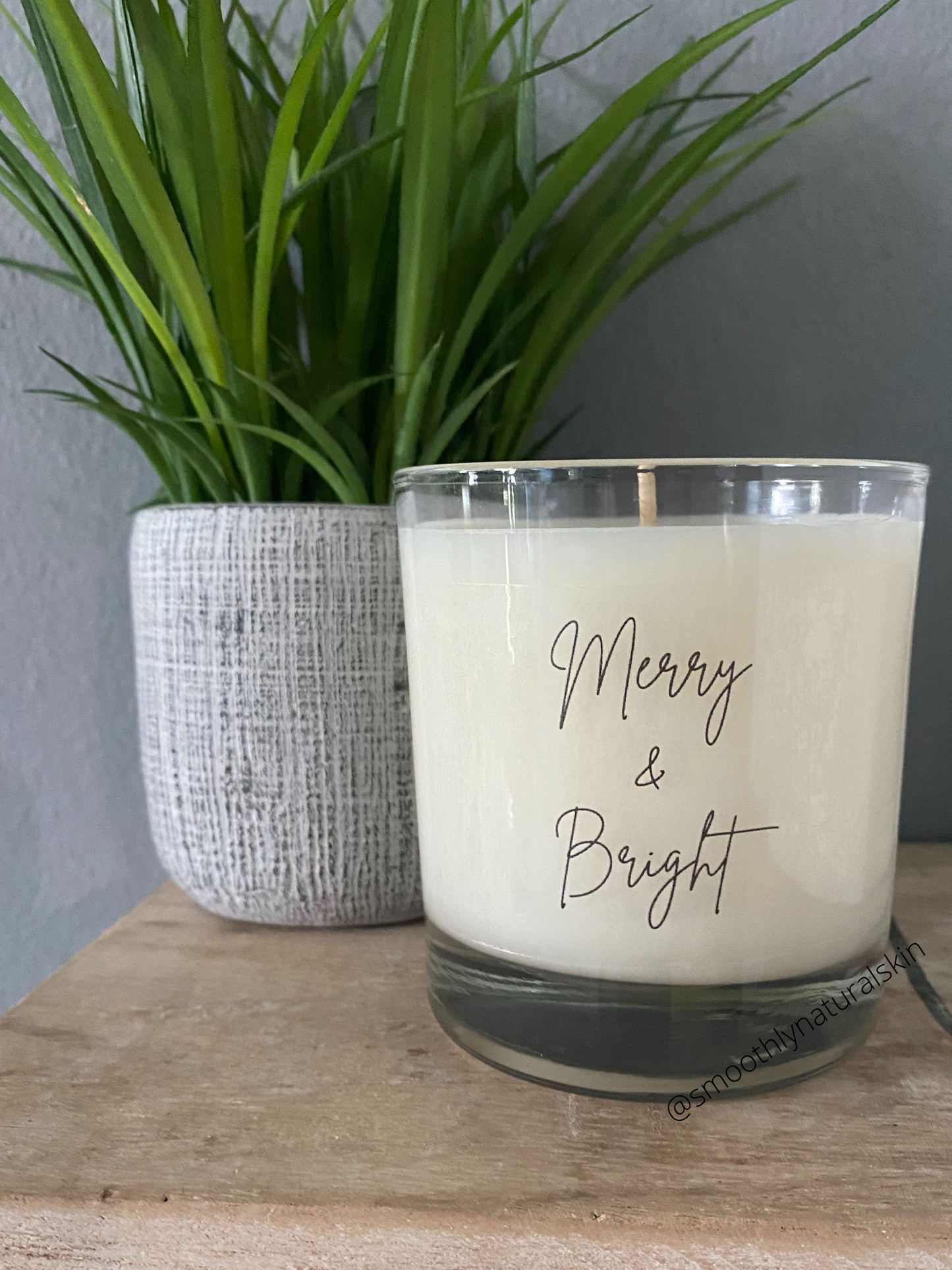 Merry & Bright candle, is a perfect gift for you or that special friend. Smoothly Natural Skin