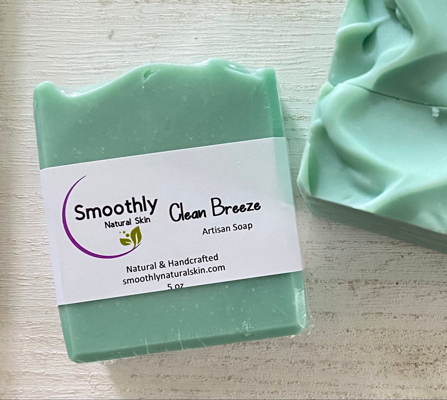 Clean Breeze Soap has a fruity floral blend of peach, watermelon, neroli and jasmine on a dry down of aquatic notes and musk. Smoothly Natural Skin 
